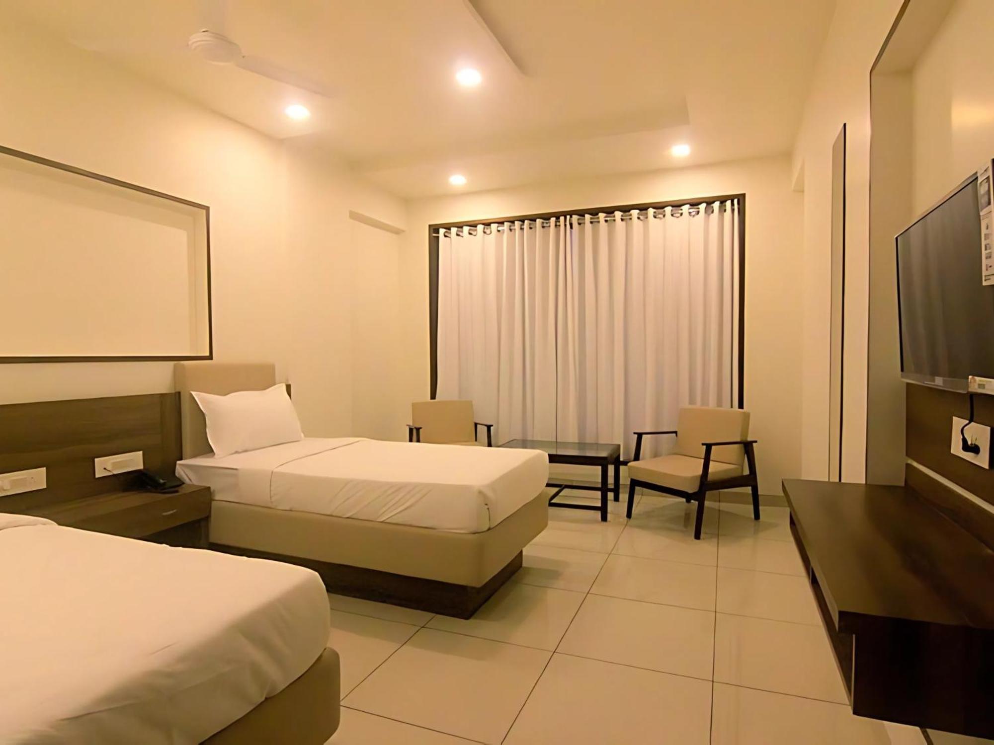 Srijan Inn Ābu Road Exterior photo